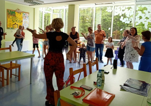 Dietetyczka szpitala zaprezentowała taniec synchroniczny