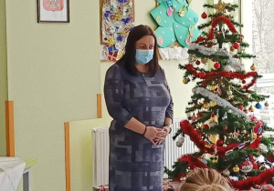 dyrektor Ewa Kołodziejczyk składa świąteczne życzenia