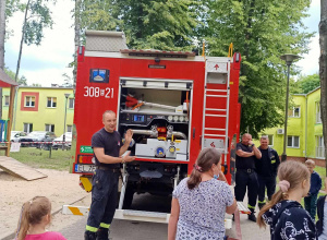 Zajęcia warsztatowe ze strażakami ze Straży Pożarnej